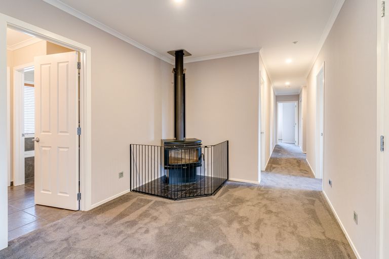 Photo of property in 10 Hardacre Place, Omarama, 9412