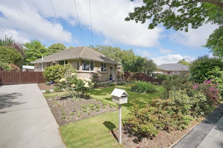 Photo of property in 37 Guildford Street, Burnside, Christchurch, 8053