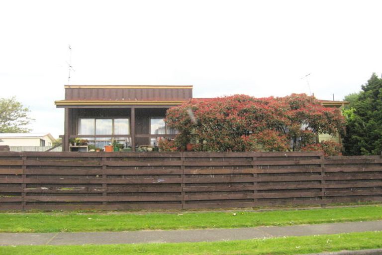 Photo of property in 4 Mon Desir Place, Manurewa, Auckland, 2102