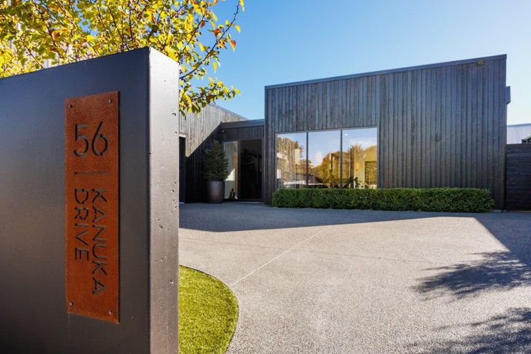 Photo of property in 56 Kanuka Drive, Hokowhitu, Palmerston North, 4410