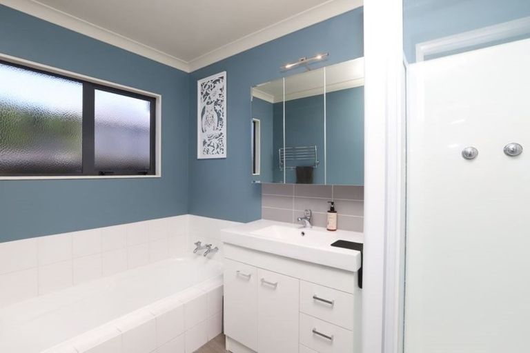 Photo of property in 9 Hollinger Place, Nawton, Hamilton, 3200