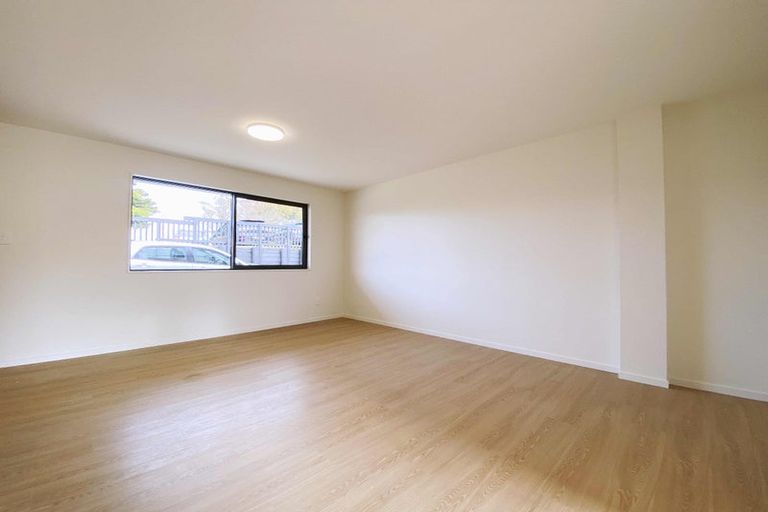 Photo of property in 2c/3 Blanc Road, Silverdale, 0932