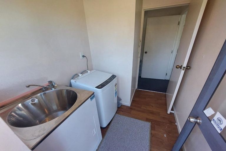 Photo of property in 10 Loughanure Place, Massey, Auckland, 0614