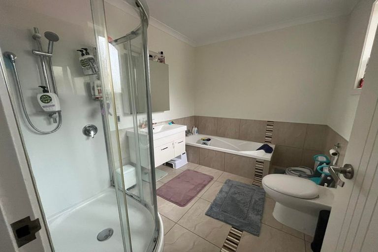 Photo of property in 18 Sinclair Street, Ebdentown, Upper Hutt, 5018