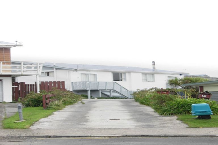 Photo of property in 47f2 Edgecombe Street, Newlands, Wellington, 6037