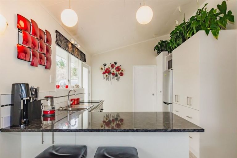 Photo of property in 11b Martin Road, Paraparaumu Beach, Paraparaumu, 5032