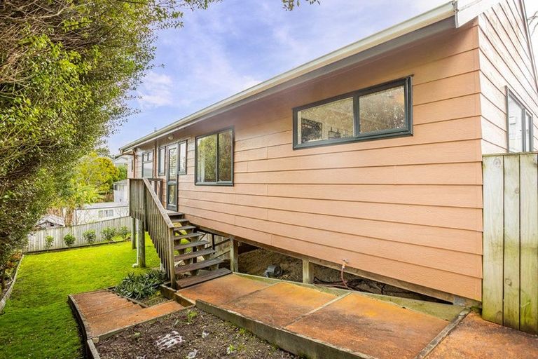 Photo of property in 11 Darcy Place, Massey, Auckland, 0614