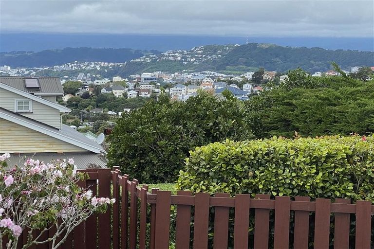 Photo of property in 29 Putnam Street, Northland, Wellington, 6012