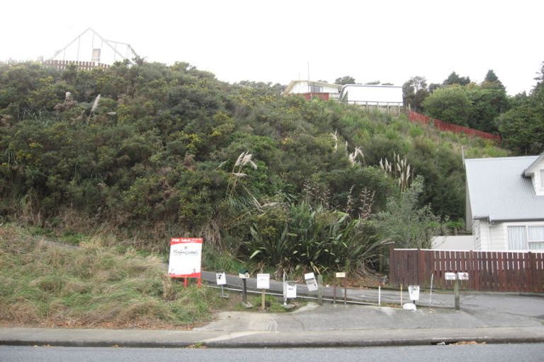 Photo of property in 15 Glen Road, Stokes Valley, Lower Hutt, 5019