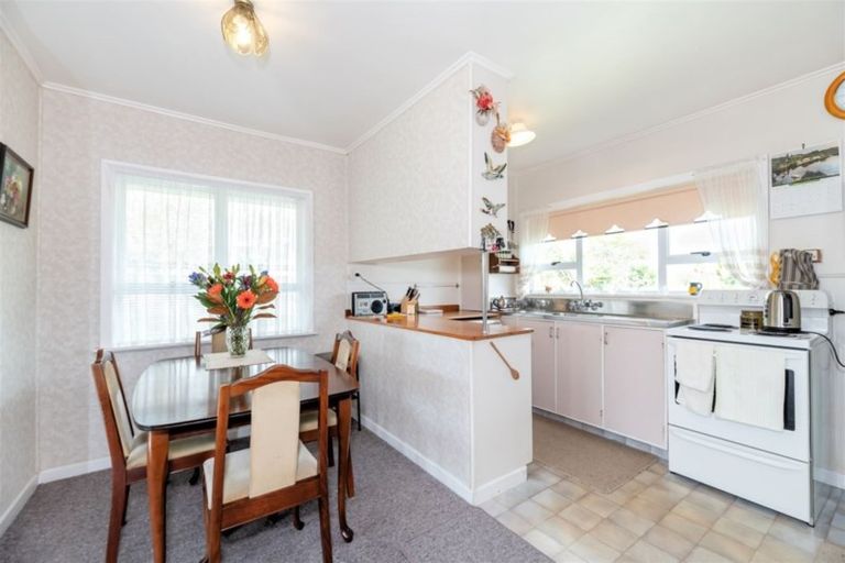 Photo of property in 676 Te Atatu Road, Te Atatu Peninsula, Auckland, 0610