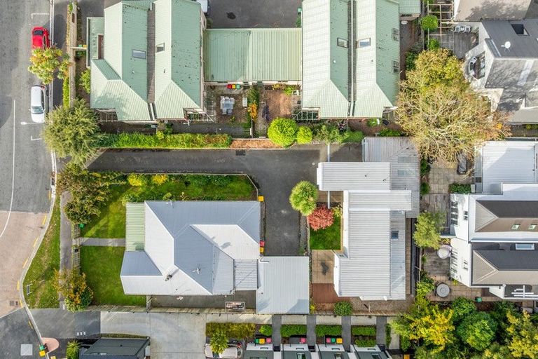 Photo of property in 17 Brockworth Place, Riccarton, Christchurch, 8011