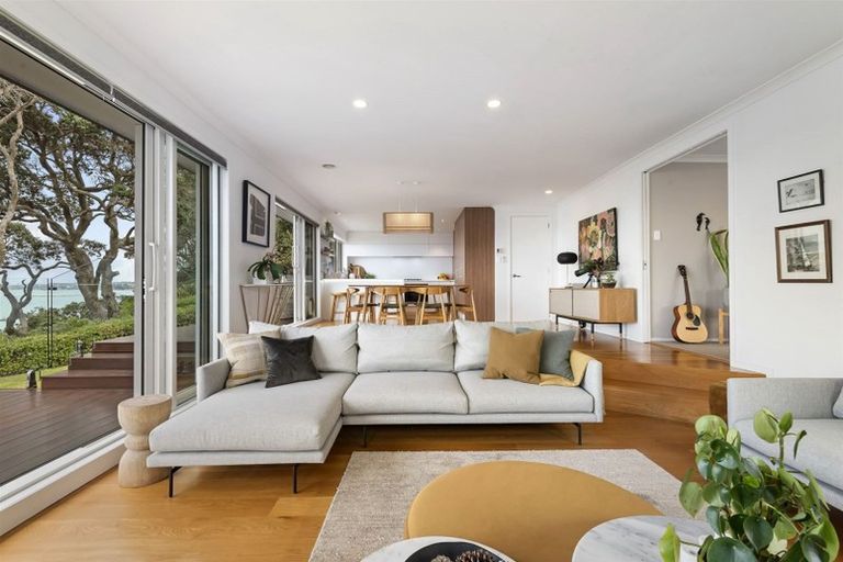 Photo of property in 24 Tui Street, Torbay, Auckland, 0630