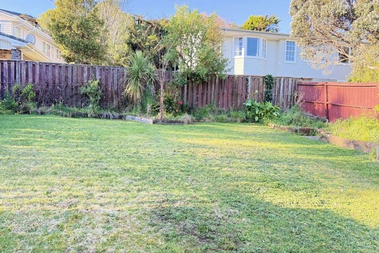 Photo of property in 17 Cypress Drive, Maungaraki, Lower Hutt, 5010