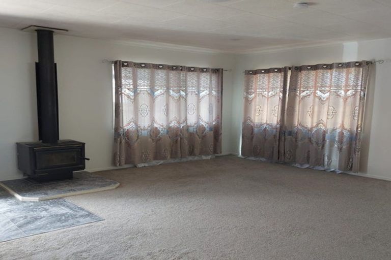 Photo of property in 454 Swanson Road, Ranui, Auckland, 0612