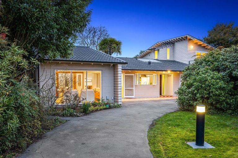 Photo of property in 152 Riverlaw Terrace, Saint Martins, Christchurch, 8022