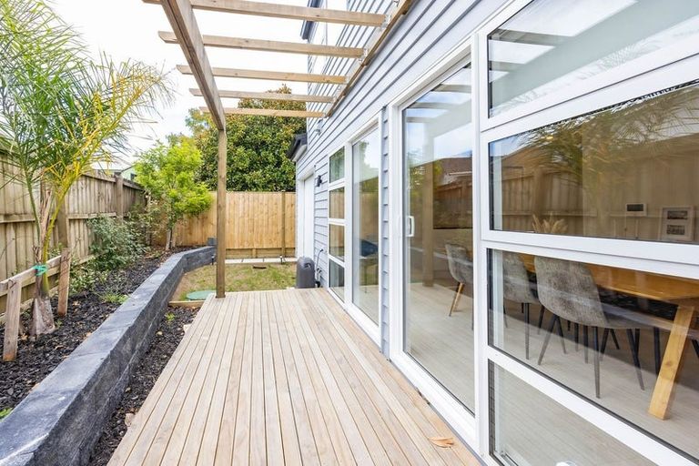 Photo of property in 34 Hellyers Street, Birkdale, Auckland, 0626