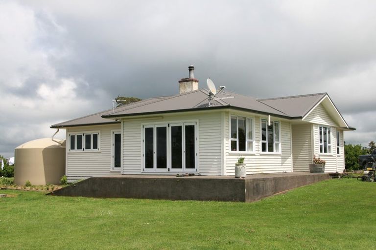 Photo of property in 343 Opunake Road, Cardiff, Stratford, 4391