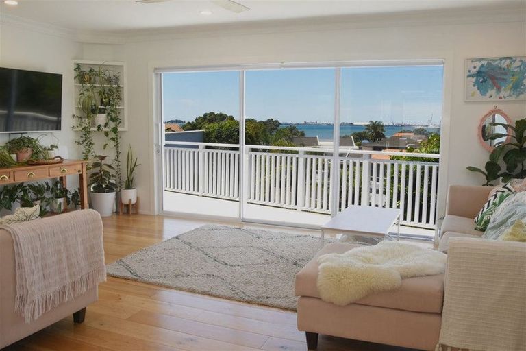 Photo of property in 552 Otumoetai Road, Matua, Tauranga, 3110