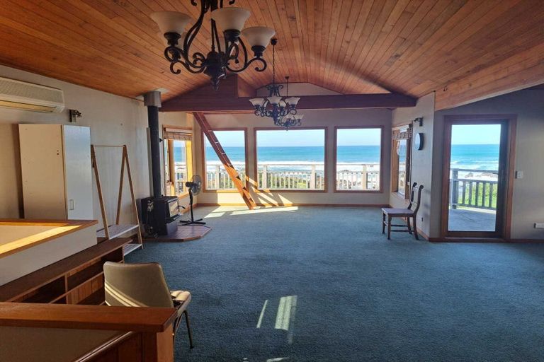 Photo of property in 158 Owhiro Bay Parade, Owhiro Bay, Wellington, 6023