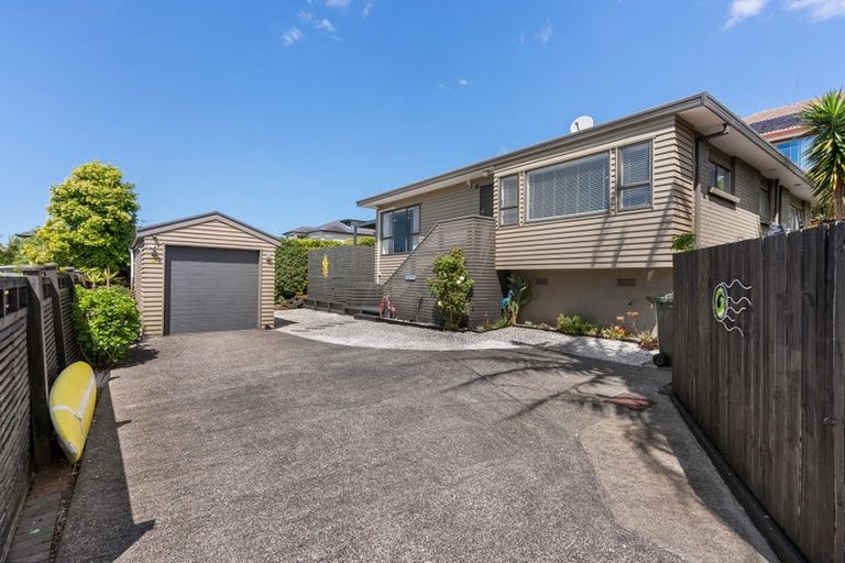 Photo of property in 2/36 Browns Bay Road, Rothesay Bay, Auckland, 0630
