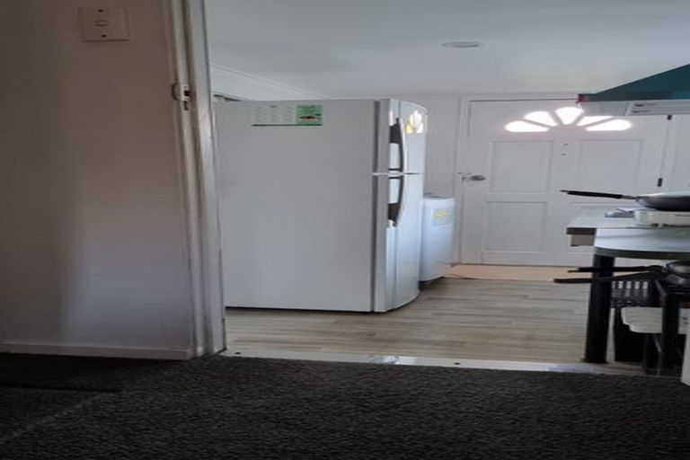 Photo of property in 237 Sunset Road, Sunnynook, Auckland, 0632
