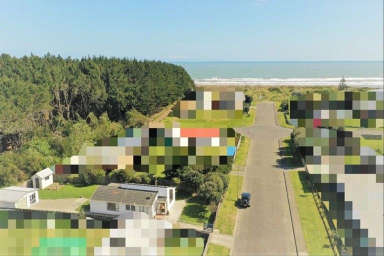 Photo of property in 11 Hydrabad Drive, Waitarere Beach, Levin, 5510