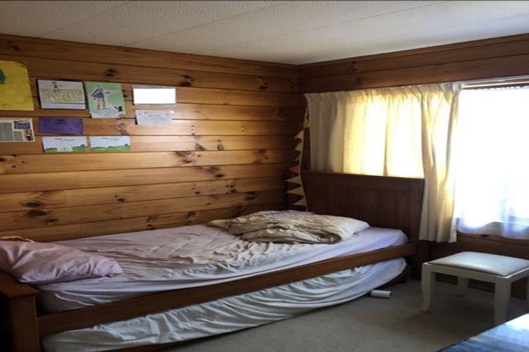 Photo of property in 2a Lauderdale Road, Birkdale, Auckland, 0626