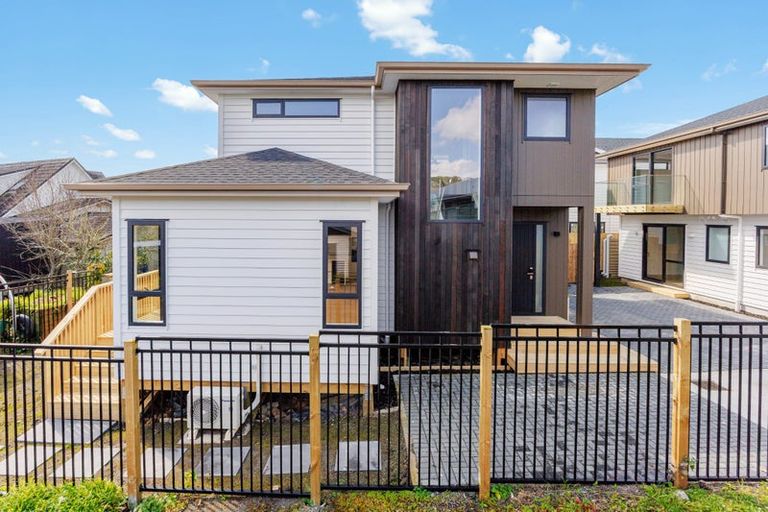 Photo of property in 142 Moore Street, Hillcrest, Auckland, 0627