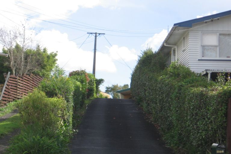 Photo of property in 284 Glengarry Road, Glen Eden, Auckland, 0602