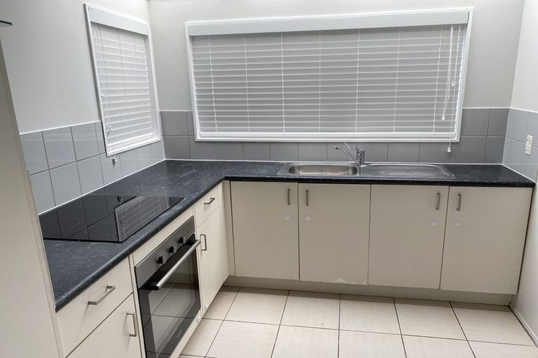 Photo of property in 5/33 Eskdale Road, Birkdale, Auckland, 0626