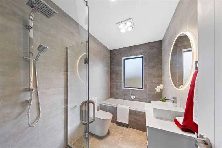 Photo of property in 6 Hoete Way, Tuakau, 2121