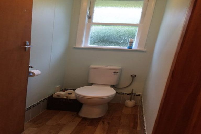 Photo of property in 18 Whirinaki Crescent, Heretaunga, Upper Hutt, 5018