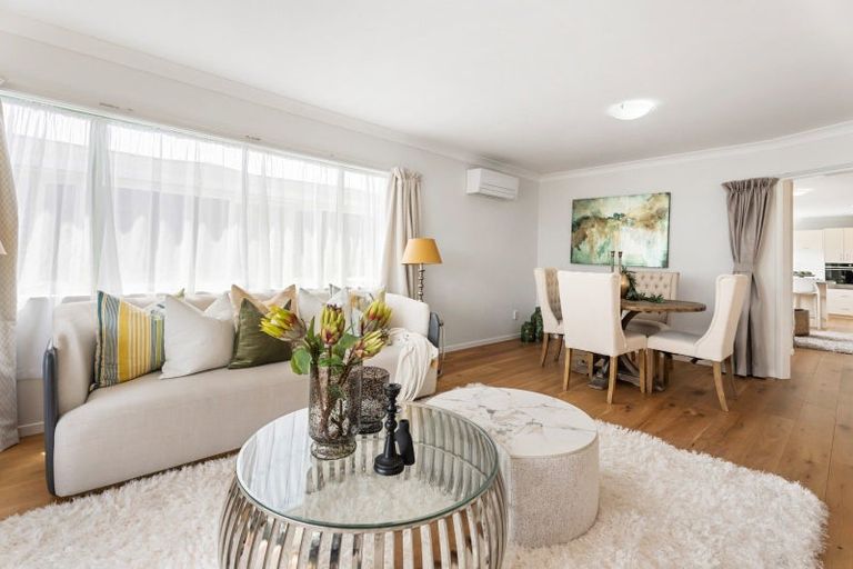 Photo of property in 9a Bradbury Road, Botany Downs, Auckland, 2010