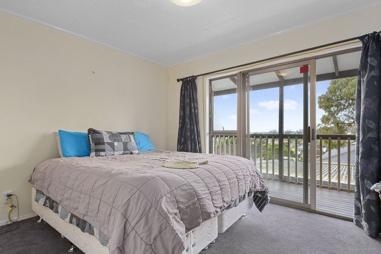Photo of property in 71 Reynella Drive, Massey, Auckland, 0614