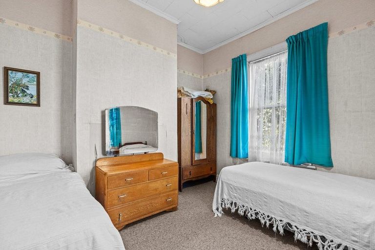 Photo of property in 27 Dublin Street, Martinborough, 5711