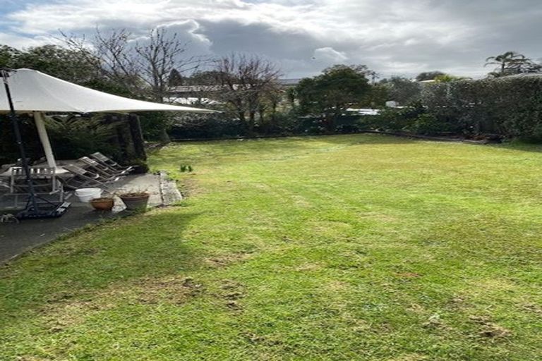 Photo of property in 4 Wharf Road, Te Atatu Peninsula, Auckland, 0610