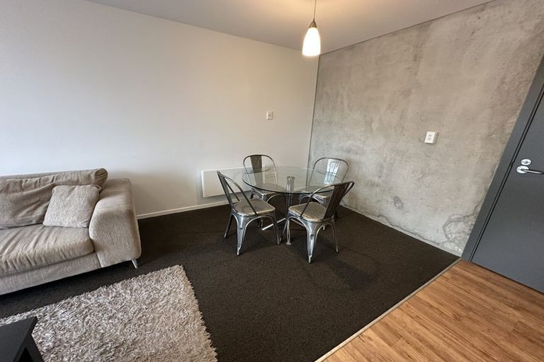 Photo of property in 2 Torrens Terrace, Mount Cook, Wellington, 6011