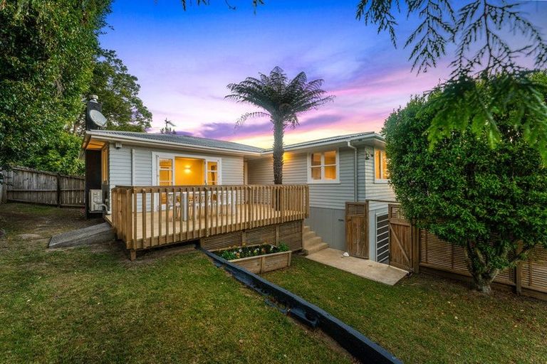 Photo of property in 1/12 Selwyn Crescent, Forrest Hill, Auckland, 0620