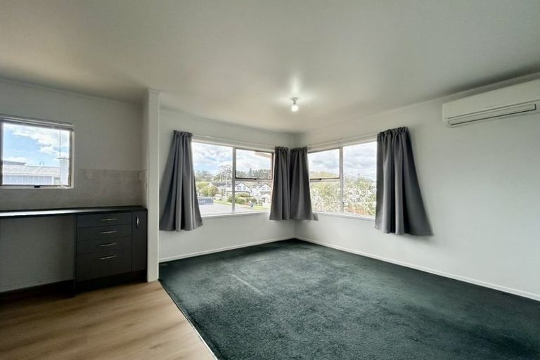 Photo of property in 1/9 Manuka Road, Bayview, Auckland, 0629