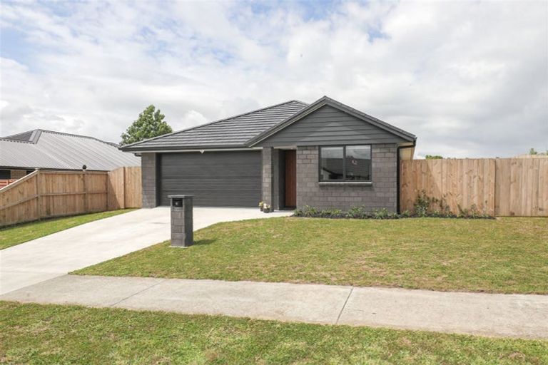 Photo of property in 11 Murray Ward Drive, Te Kauwhata, 3710