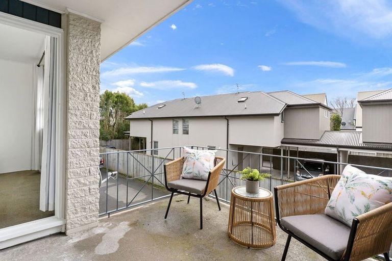 Photo of property in 4/53 Brockworth Place, Riccarton, Christchurch, 8011