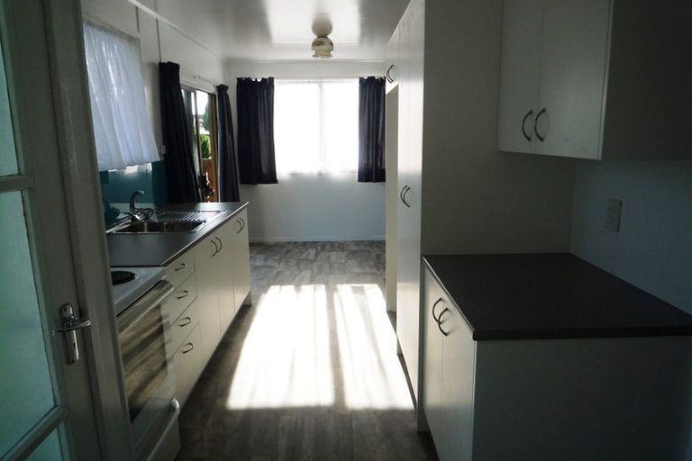 Photo of property in 2/24 Station Road, Takanini, 2112