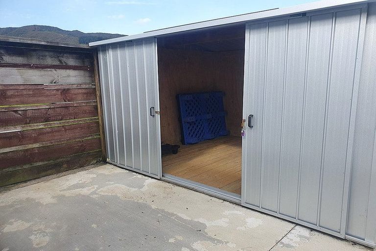 Photo of property in 21 Kendal Grove, Wainuiomata, Lower Hutt, 5014