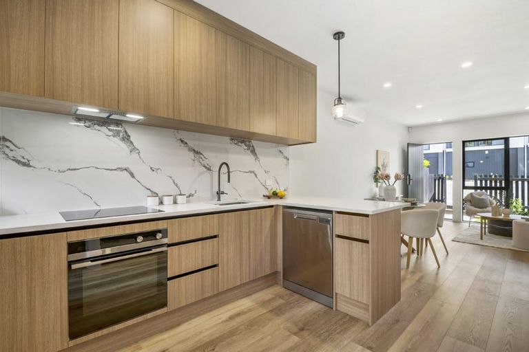 Photo of property in 16-18 Handley Avenue, Narrow Neck, Auckland, 0624