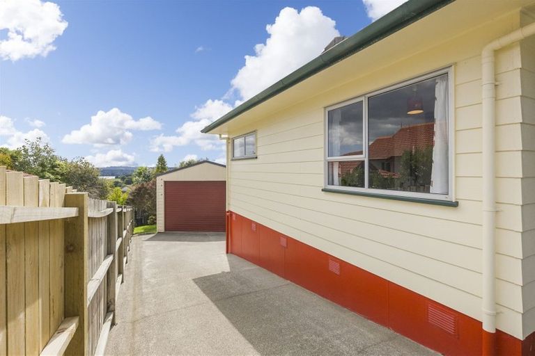 Photo of property in 22 Santiago Crescent, Unsworth Heights, Auckland, 0632