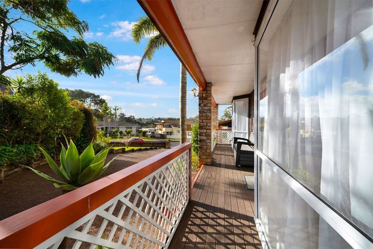 Photo of property in 2/62 Granville Drive, Massey, Auckland, 0614