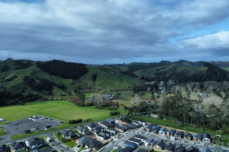 Photo of property in 18 Awa Avenue, Helensville, 0800