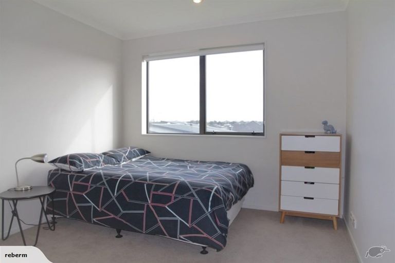 Photo of property in 17 Costa Viva Crescent, Karaka, Papakura, 2113