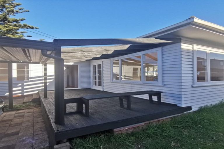 Photo of property in 13 Clendon Avenue, Papatoetoe, Auckland, 2025