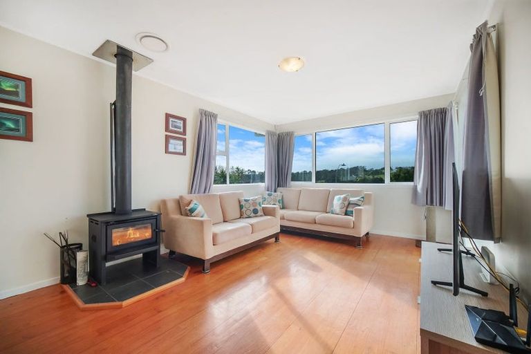 Photo of property in 5 Flynn Street, Birkdale, Auckland, 0626